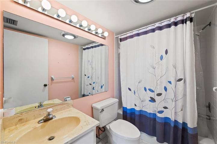 2nd bedroom bath