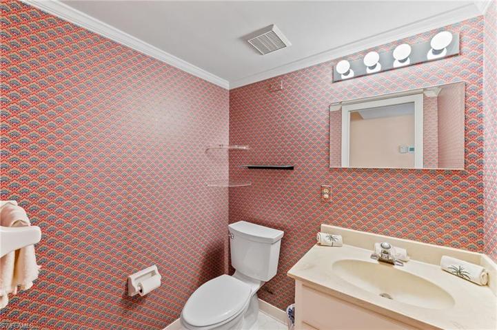 half bath is on 1st floor