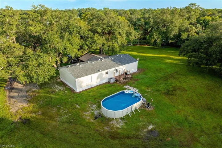 Birds eye view of property