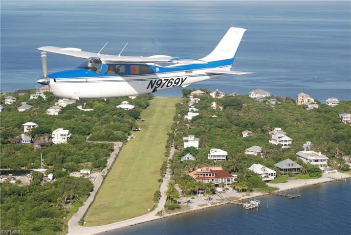 Plane circling to land.