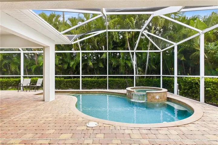 1817 Lagoon Ln, Cape Coral, Florida 33914