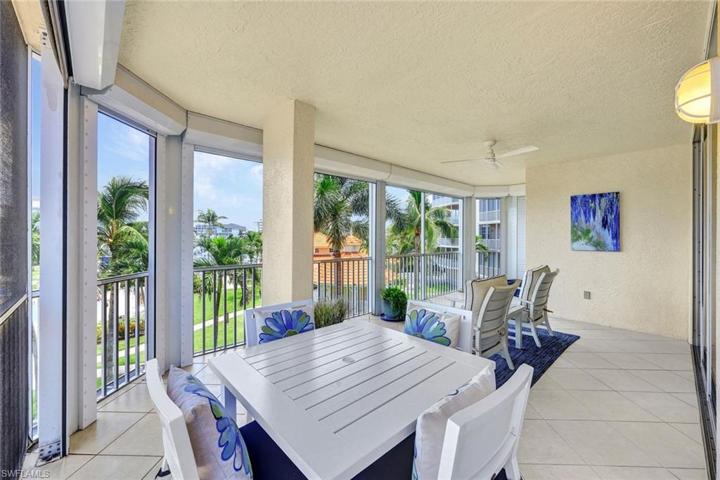 Screened in lanai