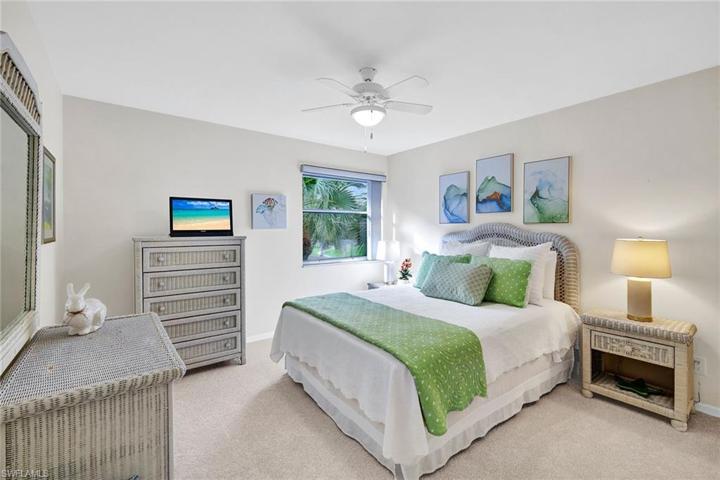 660  Wiggins Bay  DR, Naples, FL 34110