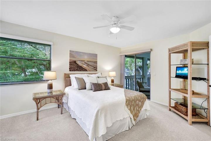 660  Wiggins Bay  DR, Naples, FL 34110