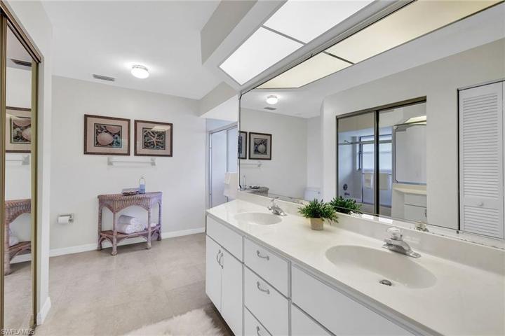 660  Wiggins Bay  DR, Naples, FL 34110