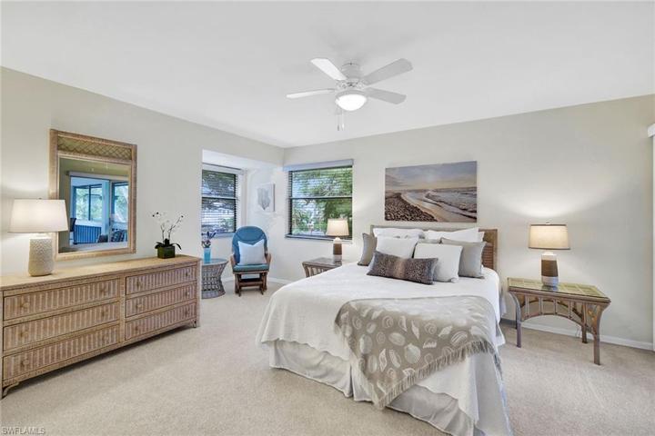 660  Wiggins Bay  DR, Naples, FL 34110