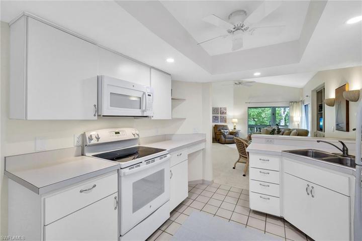 660  Wiggins Bay  DR, Naples, FL 34110
