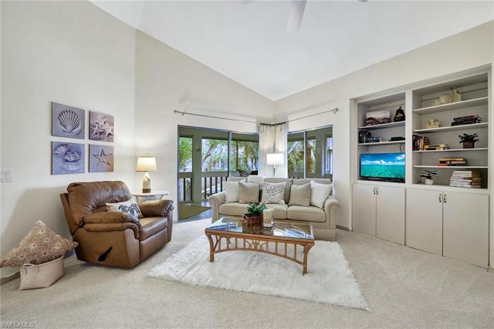 660  Wiggins Bay  DR, Naples, FL 34110