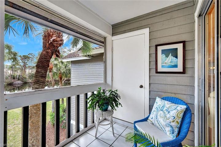 660  Wiggins Bay  DR, Naples, FL 34110