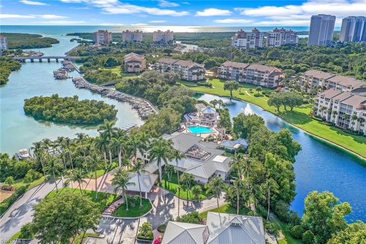660  Wiggins Bay  DR, Naples, FL 34110