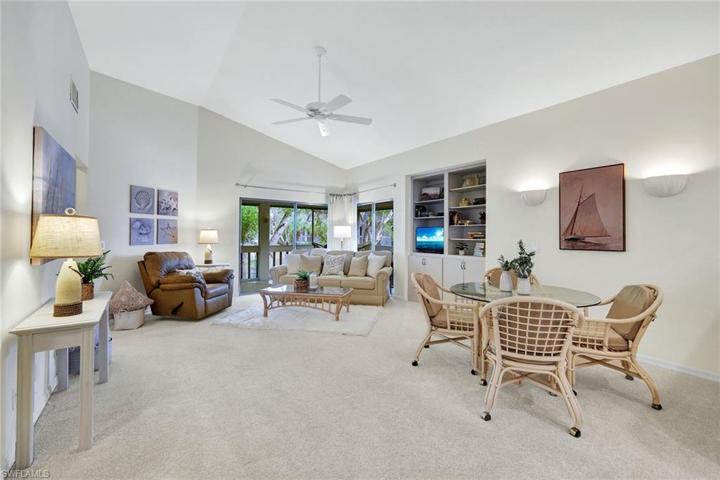 660  Wiggins Bay  DR, Naples, FL 34110