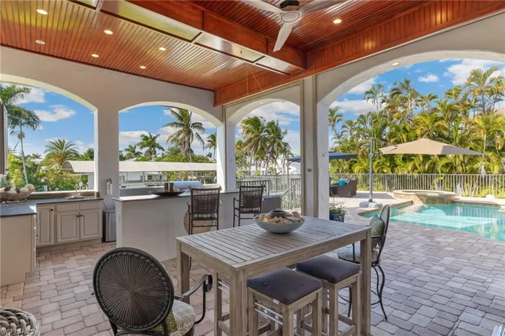 Outdoor Kitchen