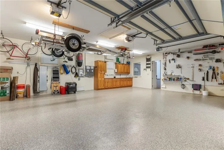 EXTRA LARGE 3 CAR GARAGE