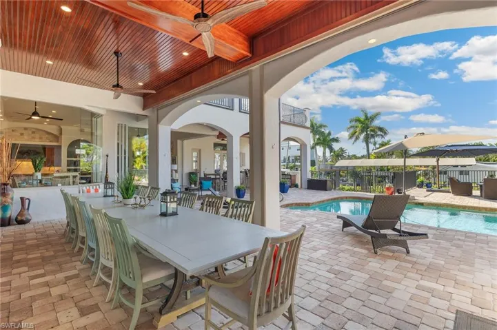 Large Undercover Lanai
