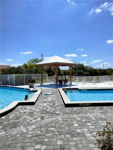 142  Santa Clara  DR, Naples, FL 34104