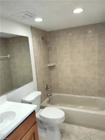 142  Santa Clara  DR, Naples, FL 34104