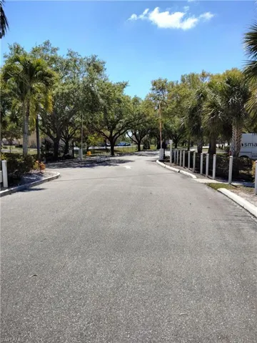 142  Santa Clara  DR, Naples, FL 34104