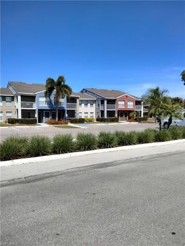 142  Santa Clara  DR, Naples, FL 34104