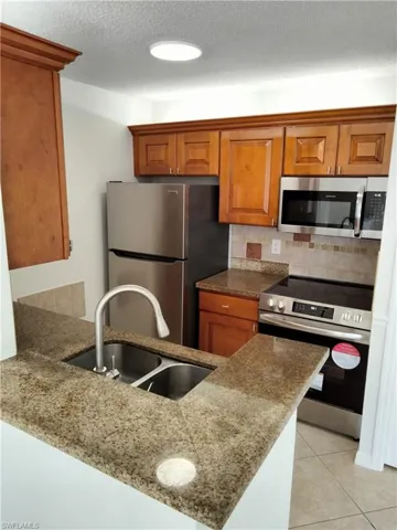 142  Santa Clara  DR, Naples, FL 34104
