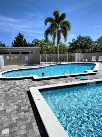 142  Santa Clara  DR, Naples, FL 34104