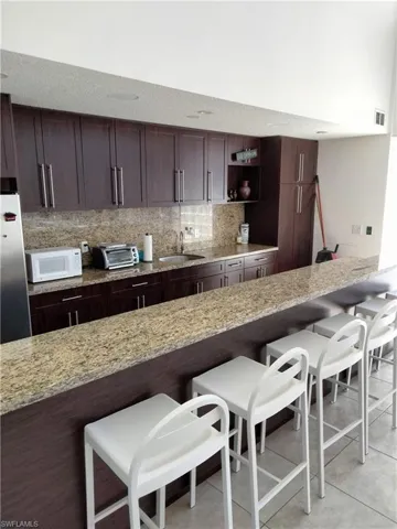 142  Santa Clara  DR, Naples, FL 34104