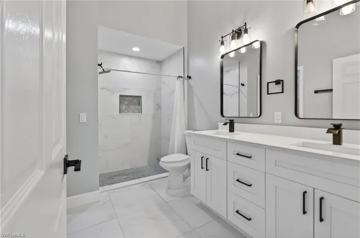 7745 Woodbrook Cir 3703, Naples, Florida 34104