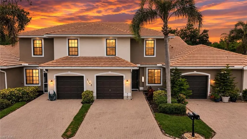 7745 Woodbrook Cir 3703, Naples, Florida 34104