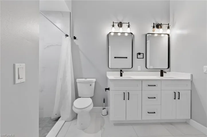 7745 Woodbrook Cir 3703, Naples, Florida 34104