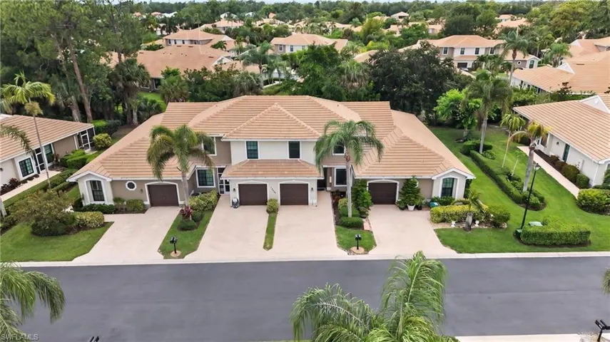 7745 Woodbrook Cir 3703, Naples, Florida 34104