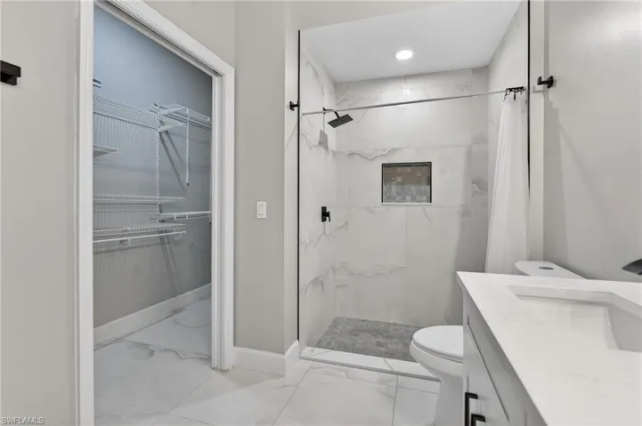 7745 Woodbrook Cir 3703, Naples, Florida 34104