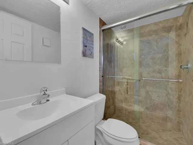Cabana full bathroom