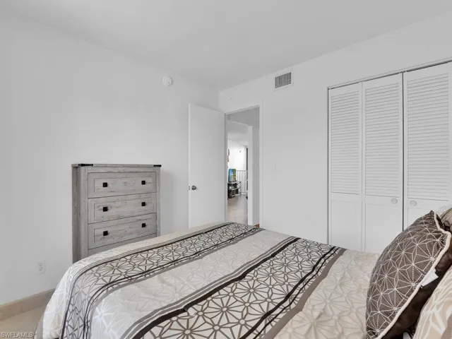 Guest bedroom