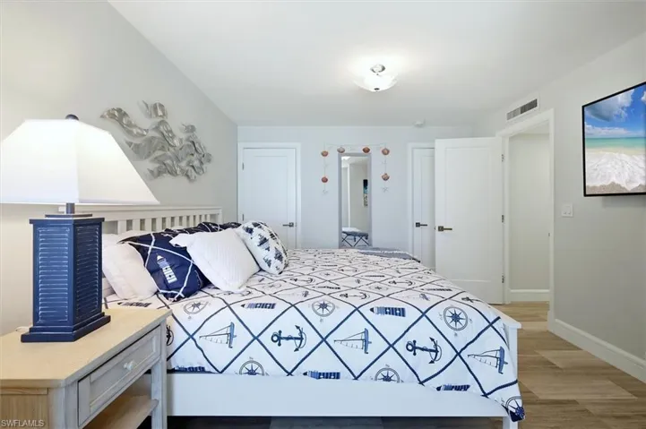 2 walk-in closets! Lots of storage