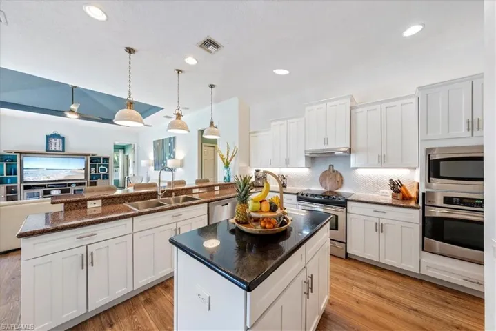 305  Spider Lily  LN, Naples, FL 34119