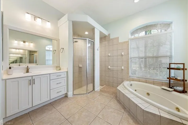 305  Spider Lily  LN, Naples, FL 34119