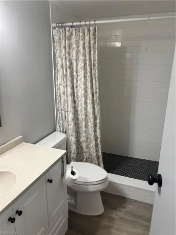 1211  Commonwealth  CIR, Naples, FL 34116