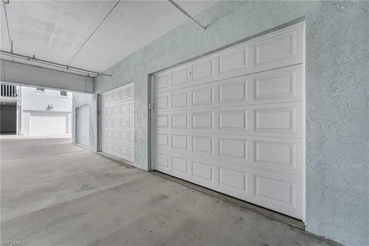 Super nice garage!