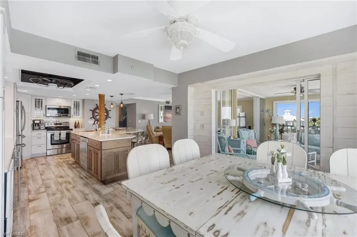 From Dining room to kitchen