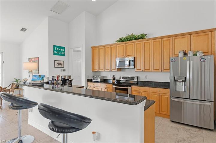 The kitchen layout if perfect for any size meal you plan on making.