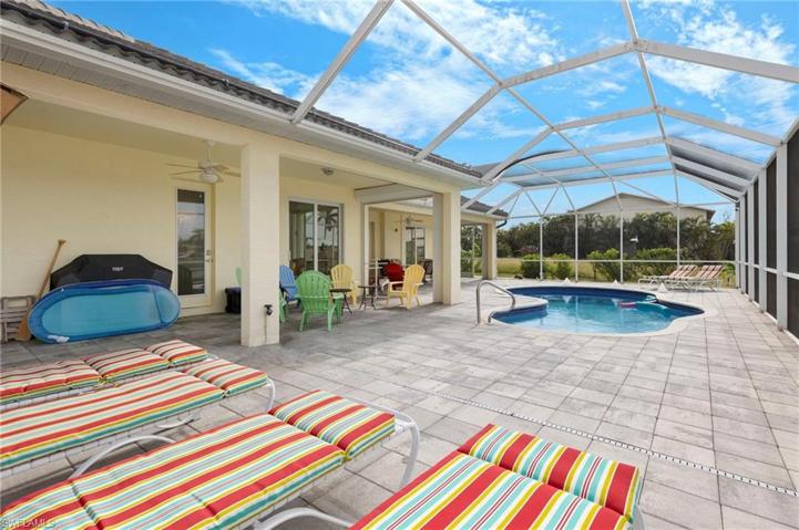 The large covered space is completely protected by electric shutters, so all your patio furniture can besafely stored when you are away.