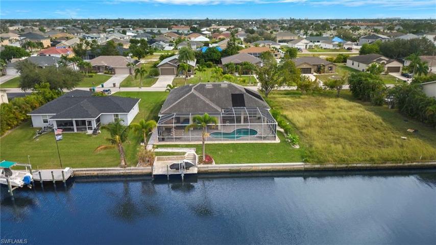 Again, note the 68 foot wide pool deck!