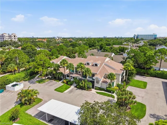 81 Emerald Woods Dr M3, Naples, Florida 34108
