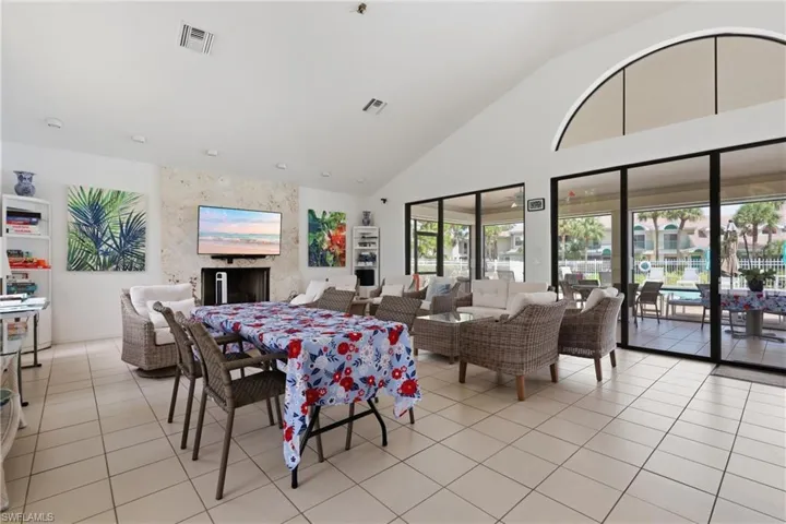 81 Emerald Woods Dr M3, Naples, Florida 34108