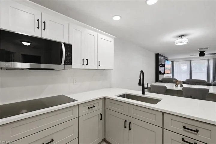 81 Emerald Woods Dr M3, Naples, Florida 34108