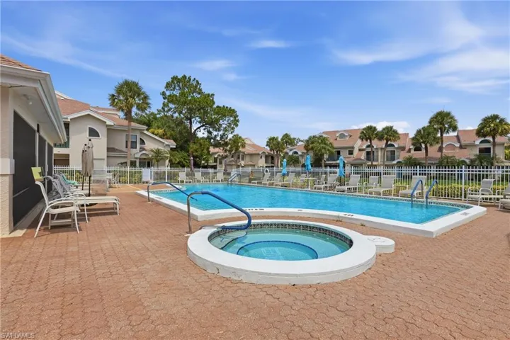 81 Emerald Woods Dr M3, Naples, Florida 34108