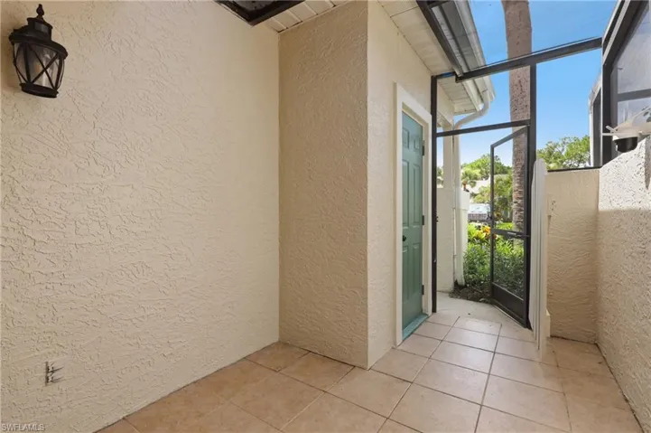 81 Emerald Woods Dr M3, Naples, Florida 34108