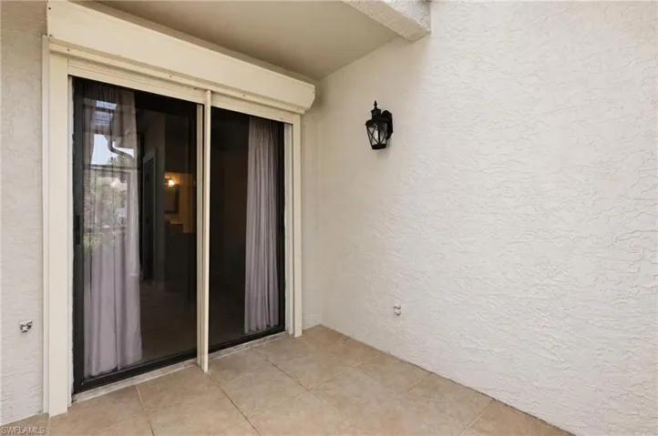 81 Emerald Woods Dr M3, Naples, Florida 34108