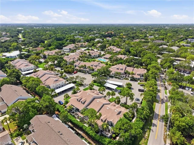 81 Emerald Woods Dr M3, Naples, Florida 34108