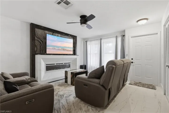 81 Emerald Woods Dr M3, Naples, Florida 34108