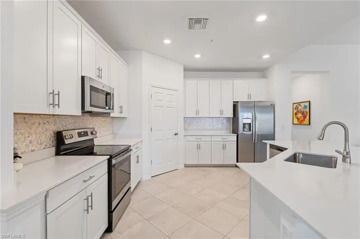 12050  Santaluz  DR, Fort Myers, FL 33913